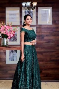 crop top and skirt tailoring