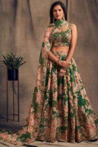 mehndi outfits for bride